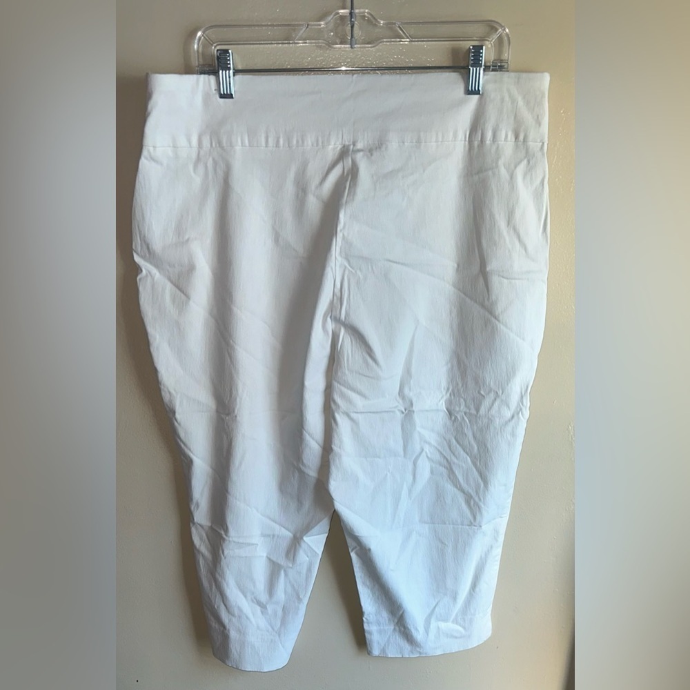Larry Levine Women’s Capris - Picture 4 of 4
